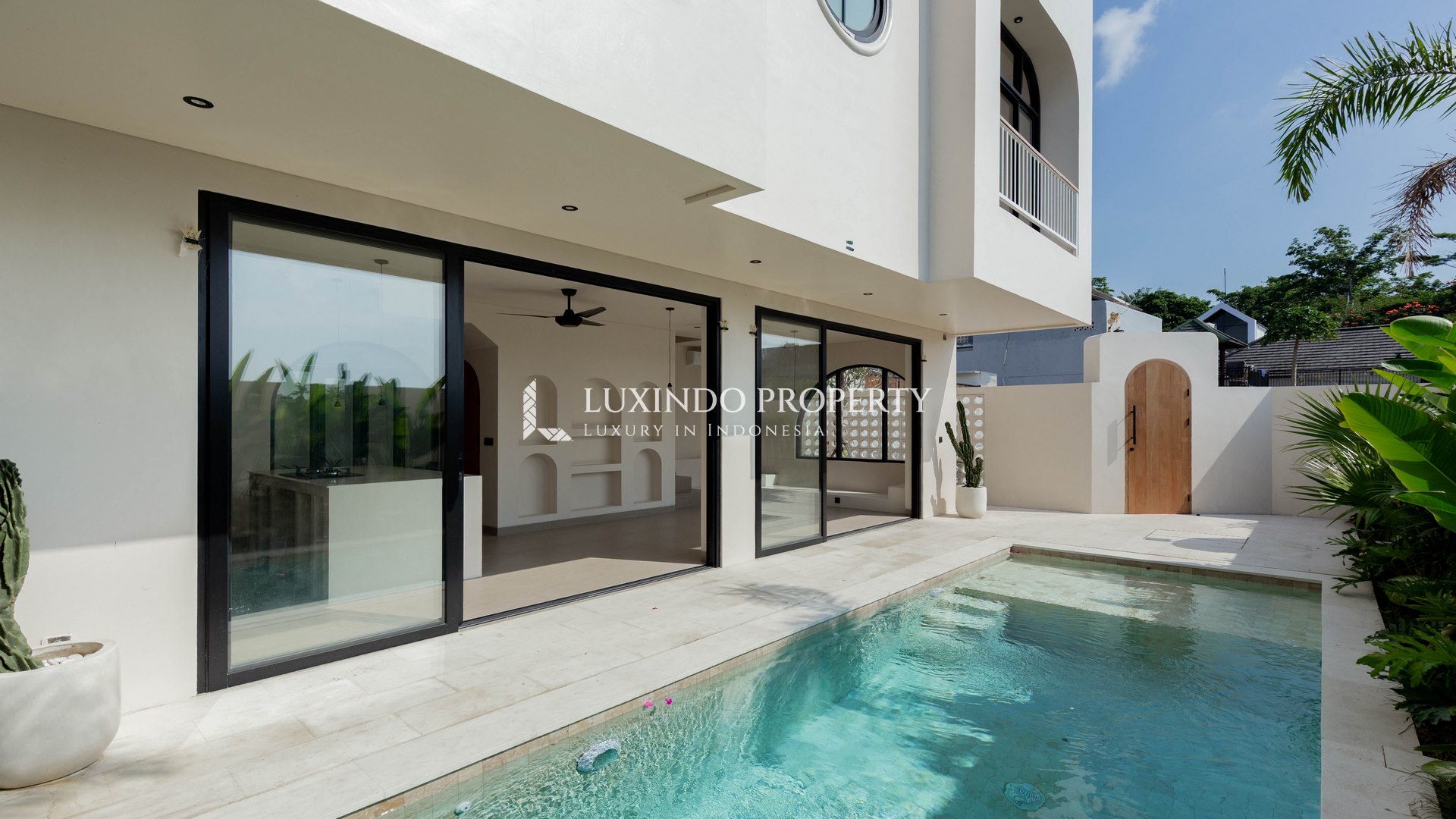 CANGGU - MODERN MEDITERRANEAN 2-BEDROOM VILLA FOR YEARLY RENT (RV506)